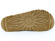 Load image into Gallery viewer, UGG Goldenstar