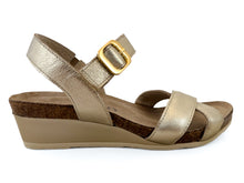 Load image into Gallery viewer, Naot Throne