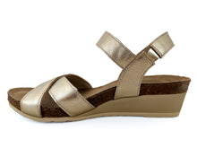 Load image into Gallery viewer, Naot Throne